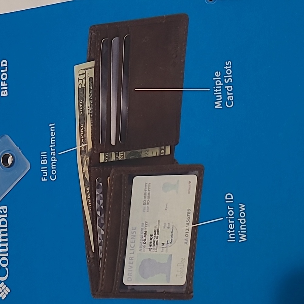 Columbia Men's RFID Traveler Wallet - Picture 6 of 9